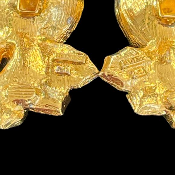 Vintage Avon Clip On Earrings Ruby Red Teardrop Green Enamel Holly Berry - Picture 9 of 13